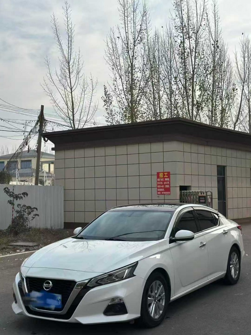 济宁19年日产天籁2