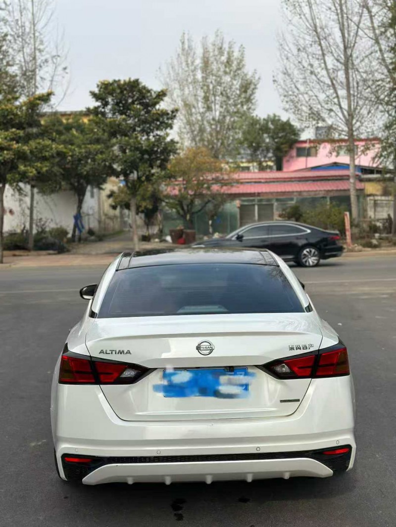 济宁19年日产天籁9