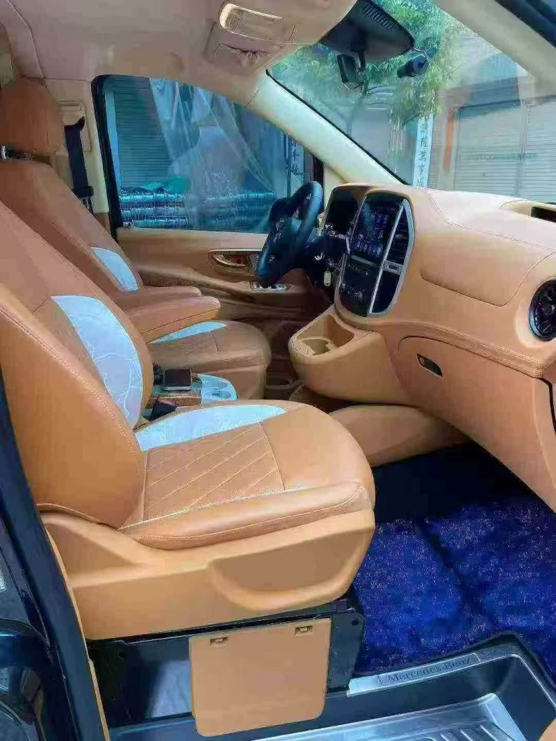 珠海23年奔驰威霆3