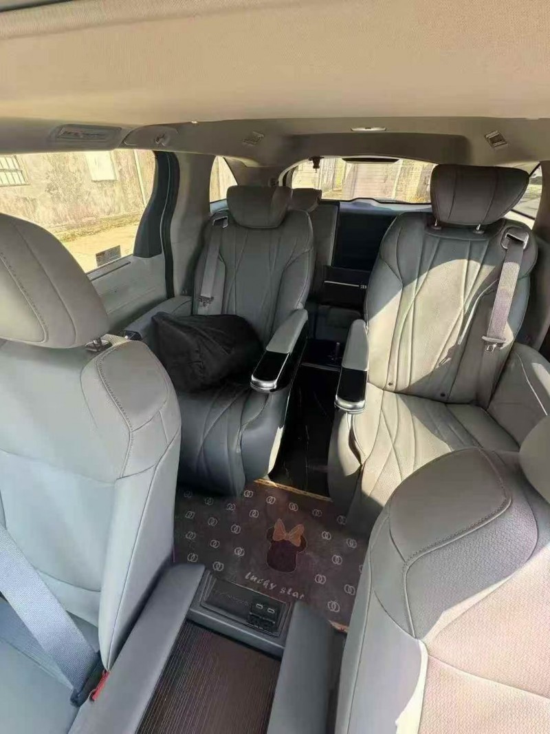 韶关25年丰田格瑞维亚5