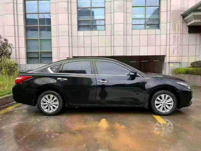 广州16年日产天籁3