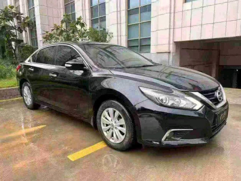 广州16年日产天籁5