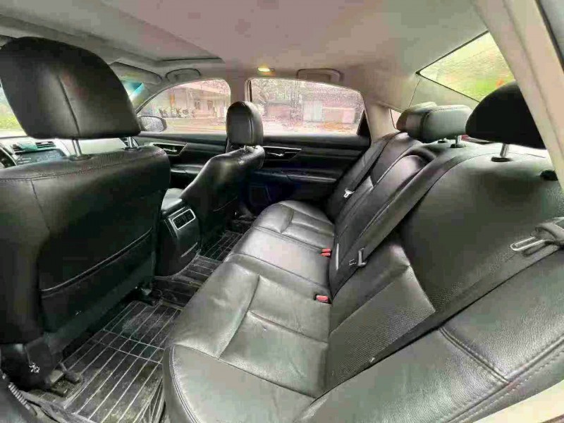 广州16年日产天籁8