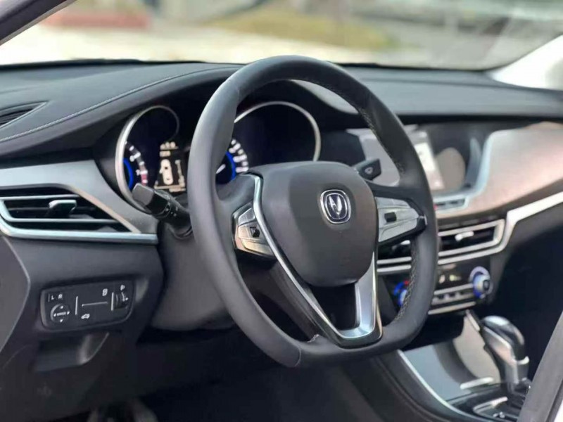 汕头18年长安汽车逸动5