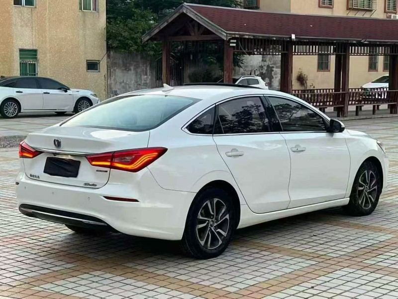 汕头18年长安汽车逸动8