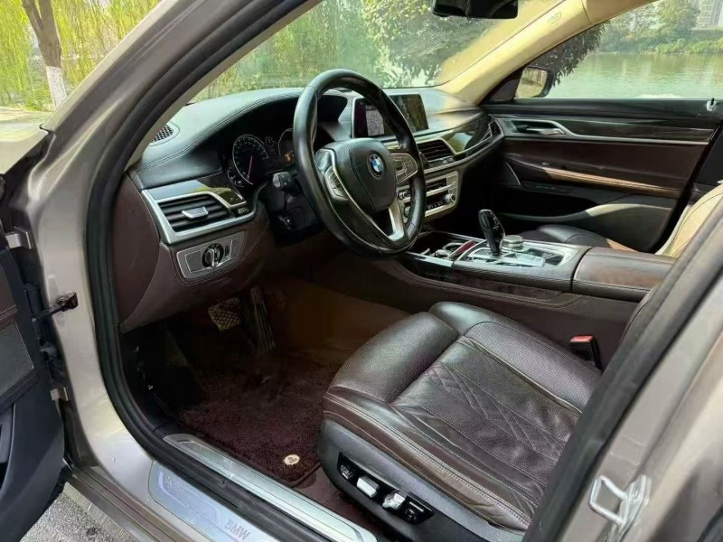 九江18年宝马7系5