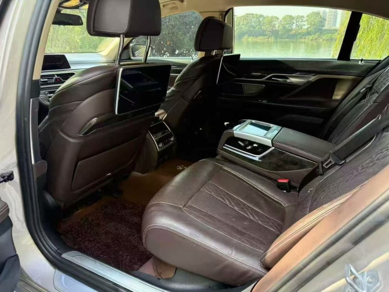 九江18年宝马7系6