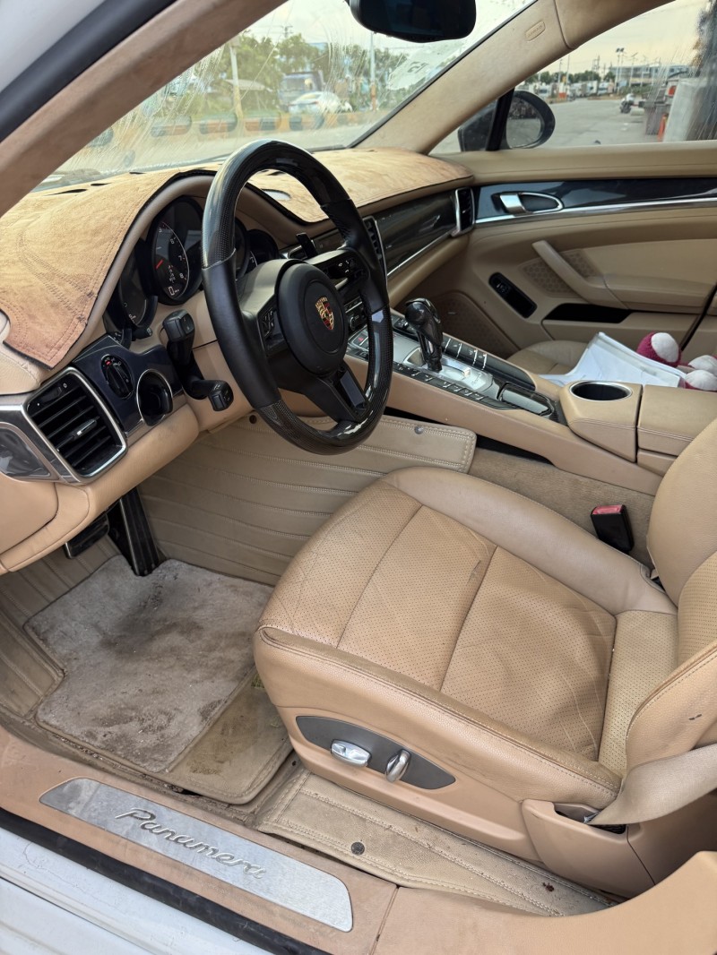 潮州12年保时捷帕拉梅拉3