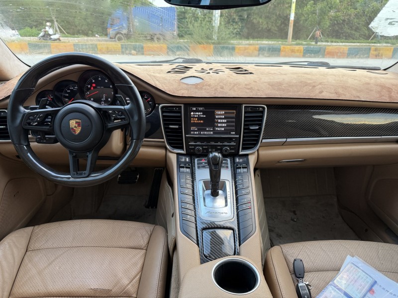 潮州12年保时捷帕拉梅拉5
