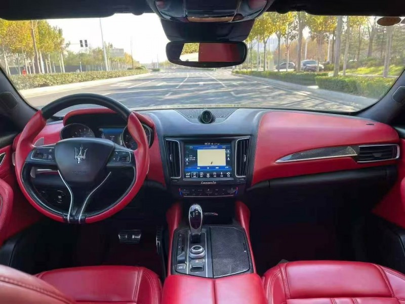 枣庄18年玛莎拉蒂Levante7