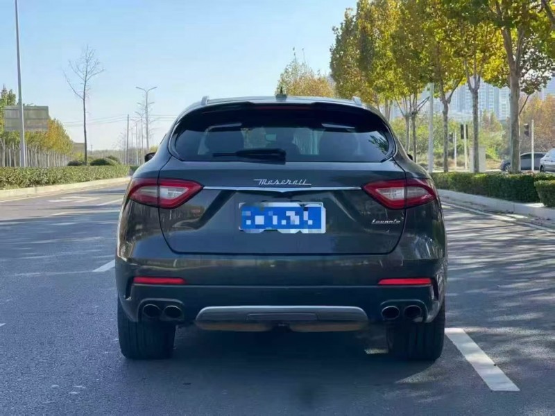 枣庄18年玛莎拉蒂Levante8