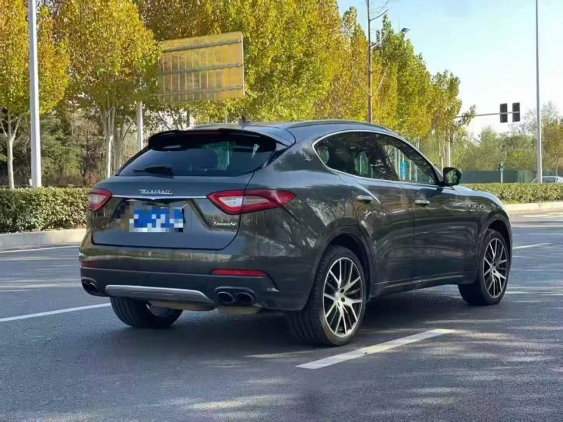 枣庄18年玛莎拉蒂Levante9