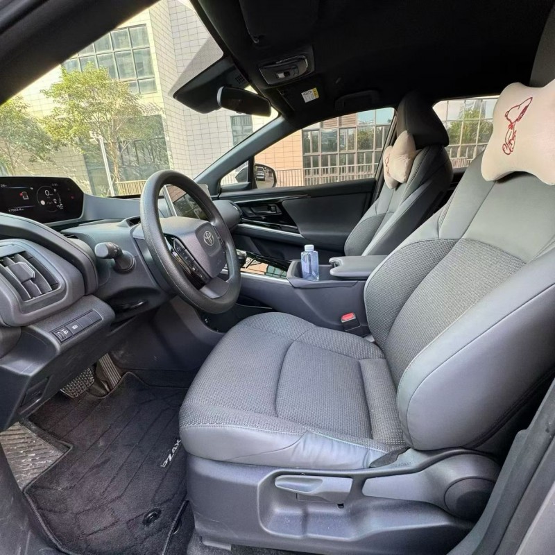 盐城25年丰田铂智4