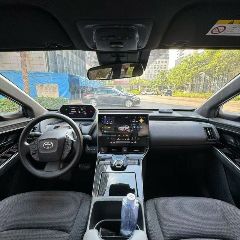 盐城25年丰田铂智5