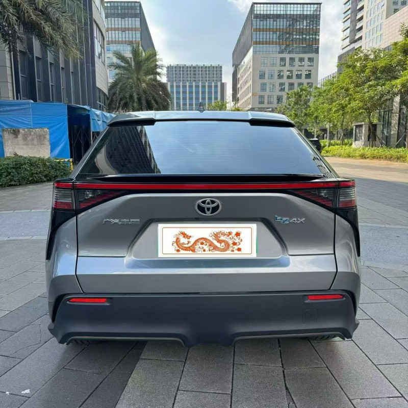 盐城25年丰田铂智9