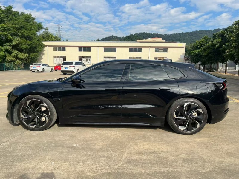 中山24年极氪汽车0013