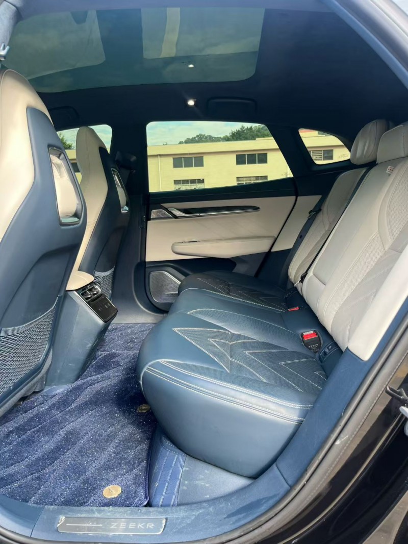 中山24年极氪汽车0016