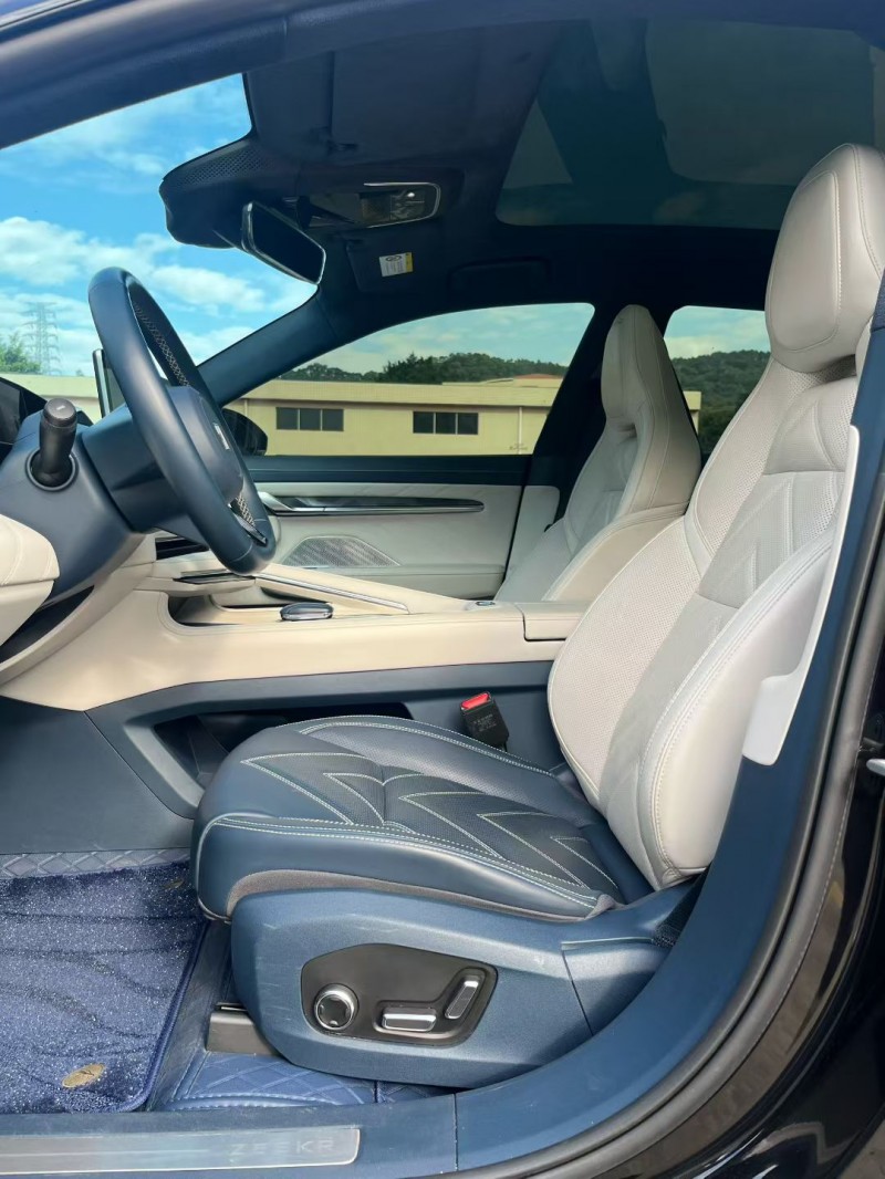 中山24年极氪汽车0018