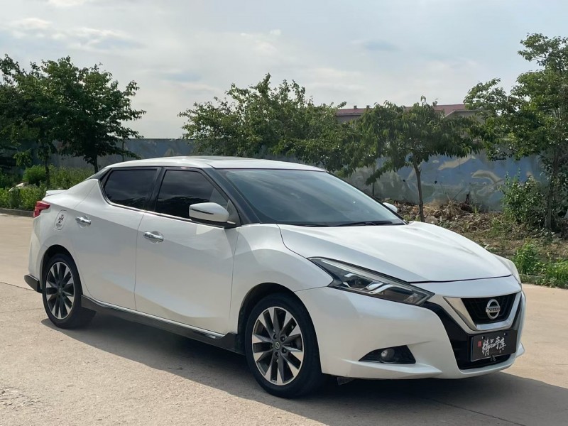 青岛20年日产蓝鸟3