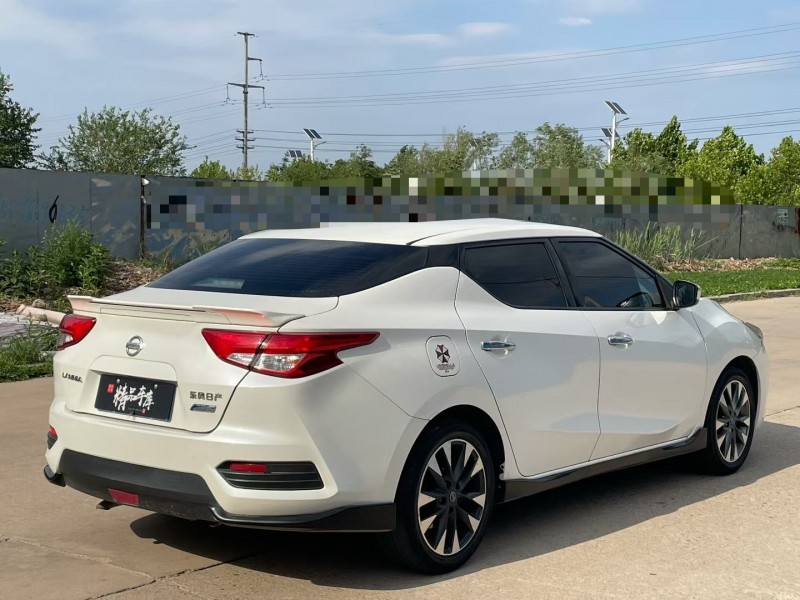 青岛20年日产蓝鸟8