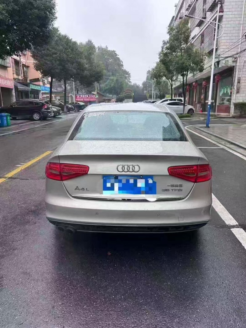 长沙16年奥迪A4L8