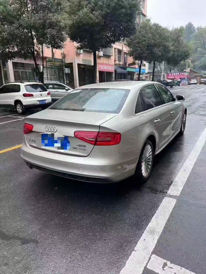 长沙16年奥迪A4L9