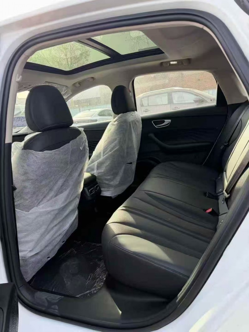 保定25年荣威D76