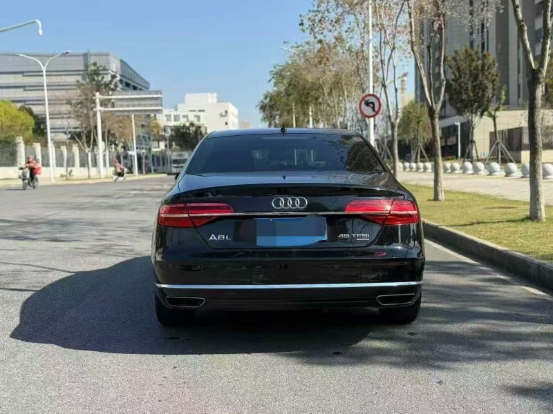宜昌16年奥迪A8L9