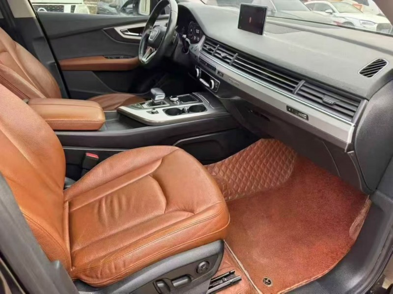 青岛18年奥迪Q75