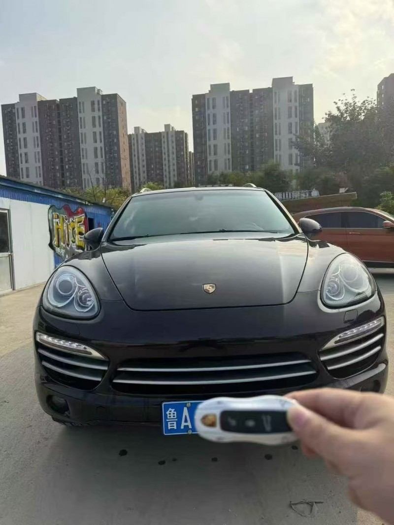 东营15年保时捷卡宴1