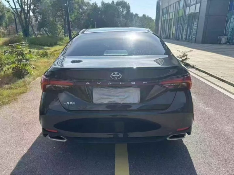 青岛21年丰田亚洲龙8