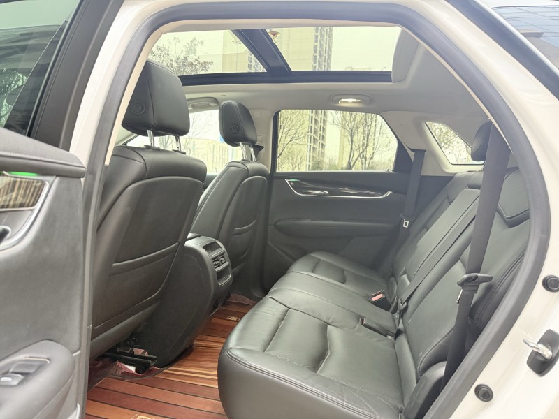 济宁17年凯迪拉克XTS6