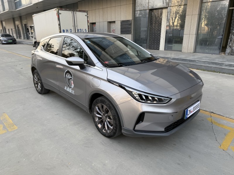 济宁23年吉利几何3