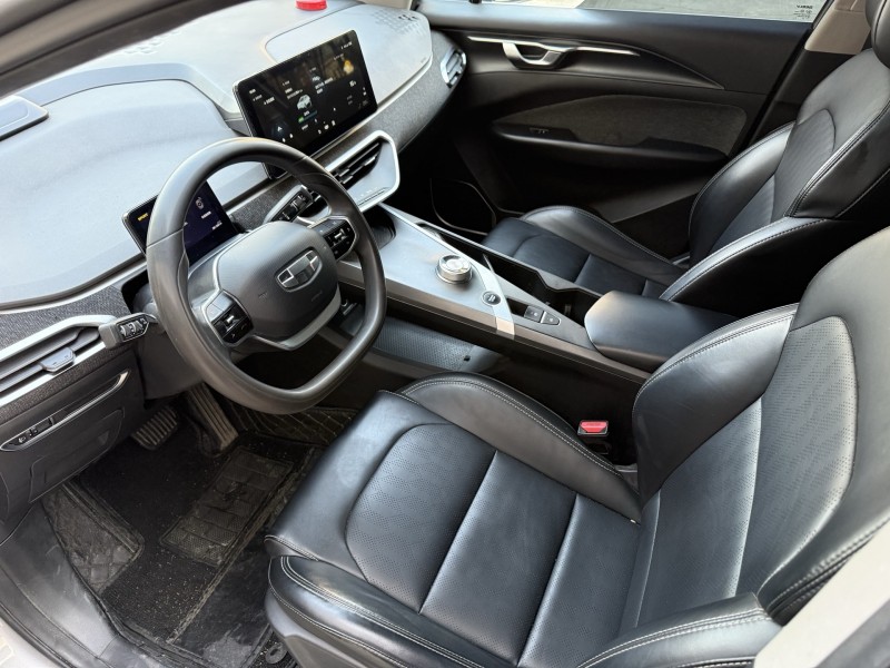 济宁23年吉利几何4