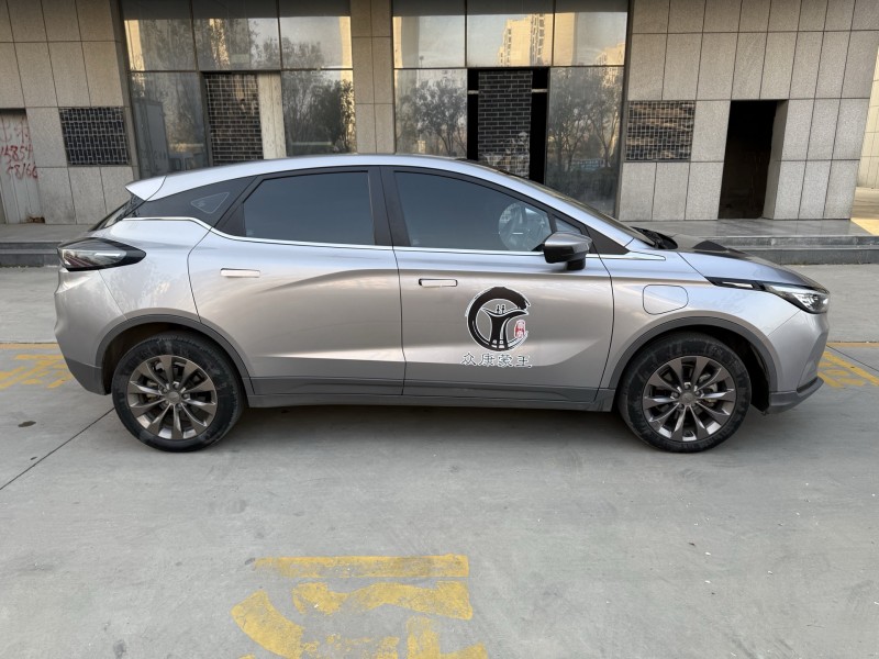 济宁23年吉利几何7