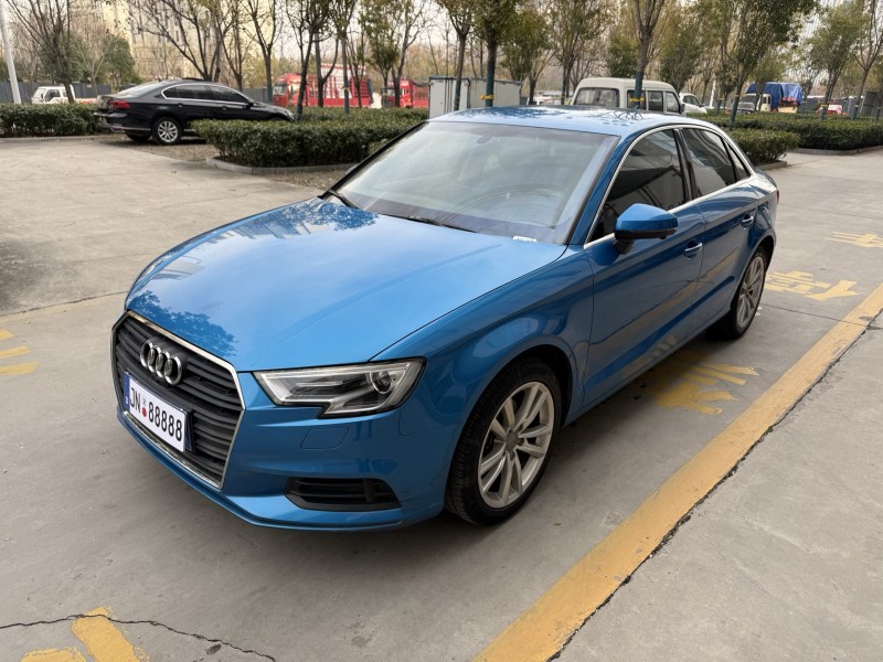 济宁18年奥迪A33