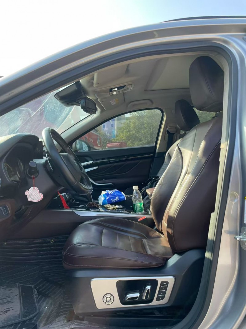 中山18年长城汽车魏牌6