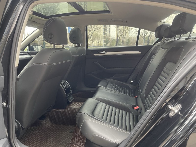 济宁22年大众迈腾5