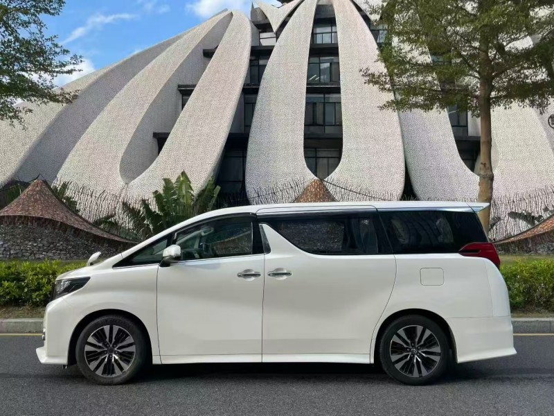 深圳18年丰田埃尔法7