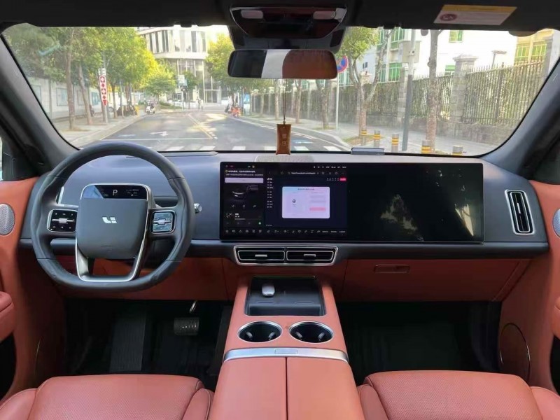 广州23年理想L75