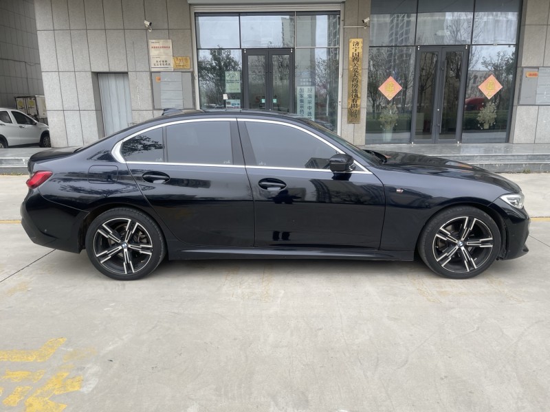 济宁21年宝马3系7