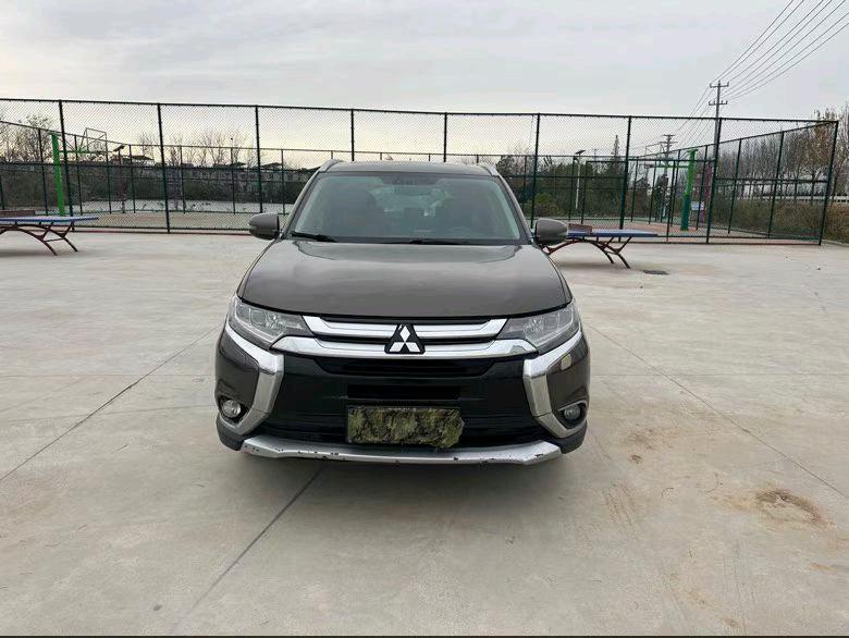 徐州17年三菱欧蓝德1