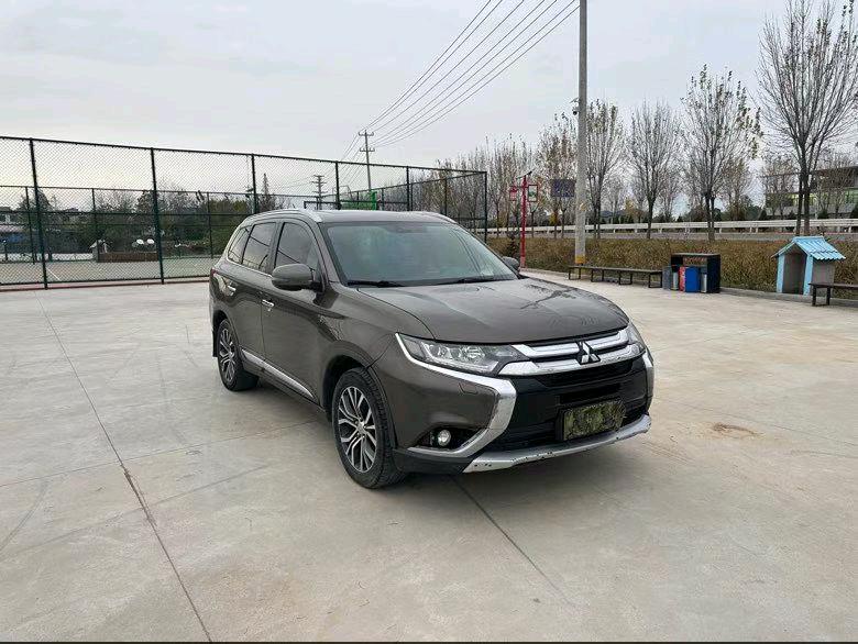 徐州17年三菱欧蓝德2