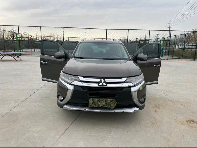 徐州17年三菱欧蓝德3