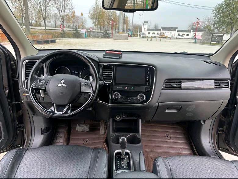 徐州17年三菱欧蓝德7