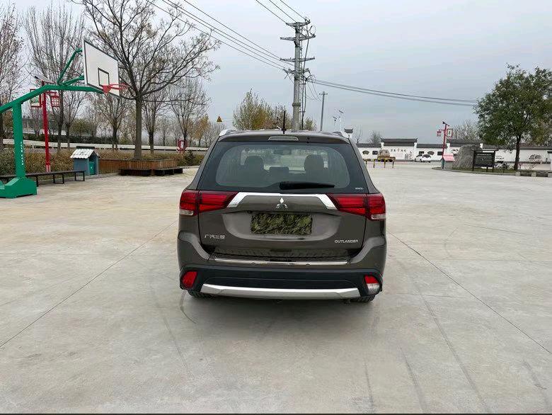 徐州17年三菱欧蓝德9