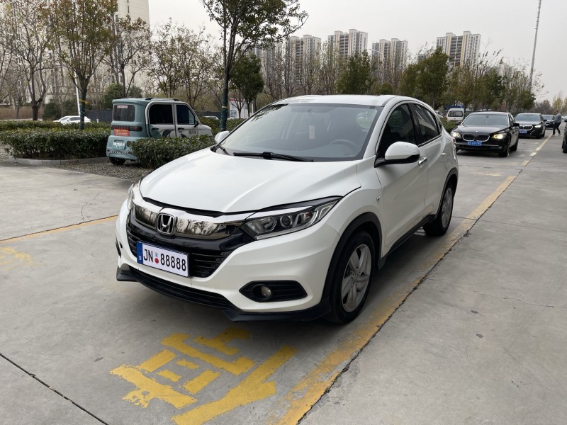 济宁21年本田缤智2