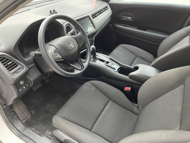 济宁21年本田缤智5