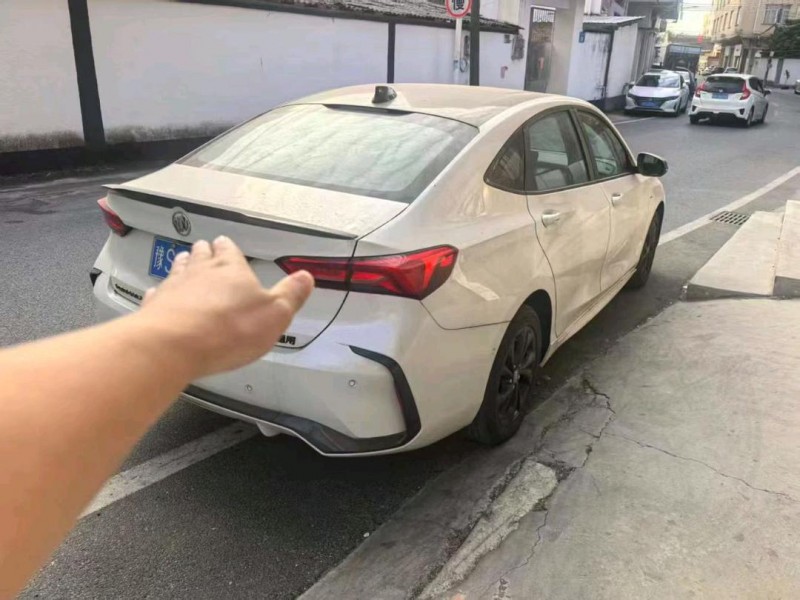 广州23年别克威朗2