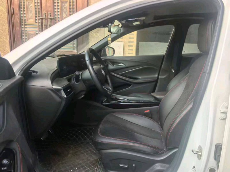 广州23年别克威朗5